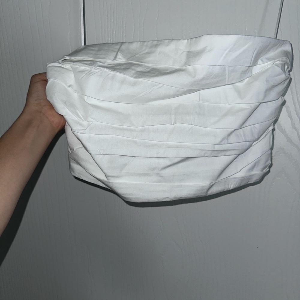 Abercrombie & Fitch strapless crop top. White. small.
